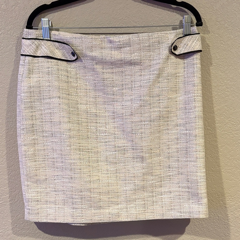 White House Black Market Light Pink Skirt with Black Trim